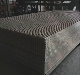 Custom galvanized welded wire mesh panels for security and industrial fencing Custom galvanized welded wire mesh panels for security and industrial fencing